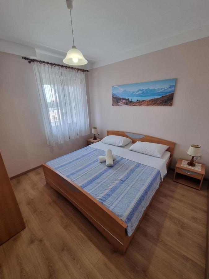 Apartments Brozic Krk Town Exterior foto