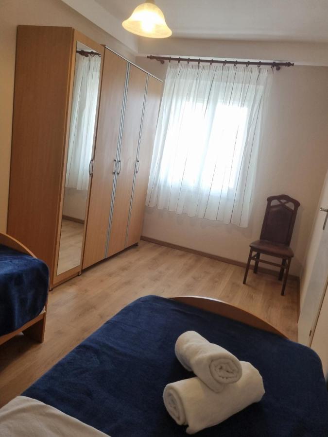 Apartments Brozic Krk Town Exterior foto