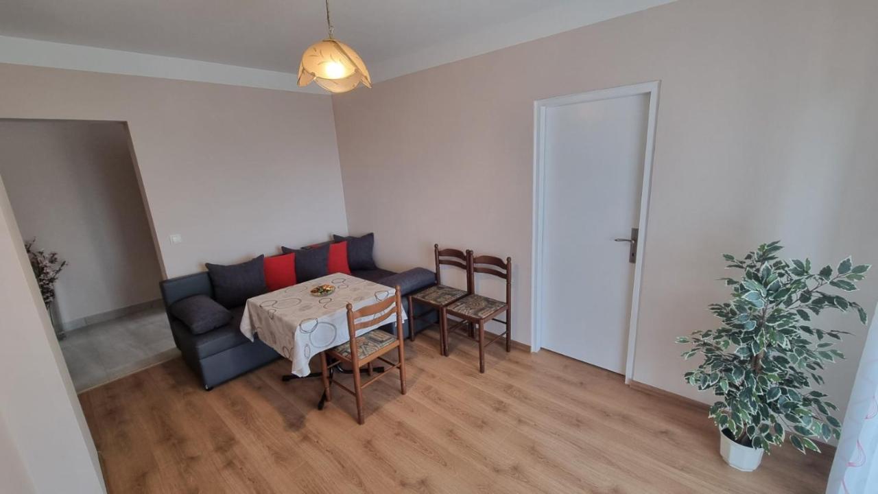 Apartments Brozic Krk Town Exterior foto