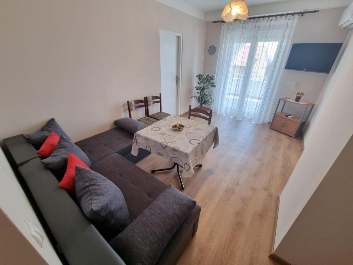 Apartments Brozic Krk Town Exterior foto