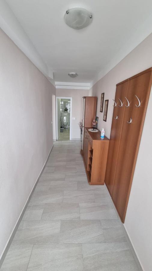 Apartments Brozic Krk Town Exterior foto