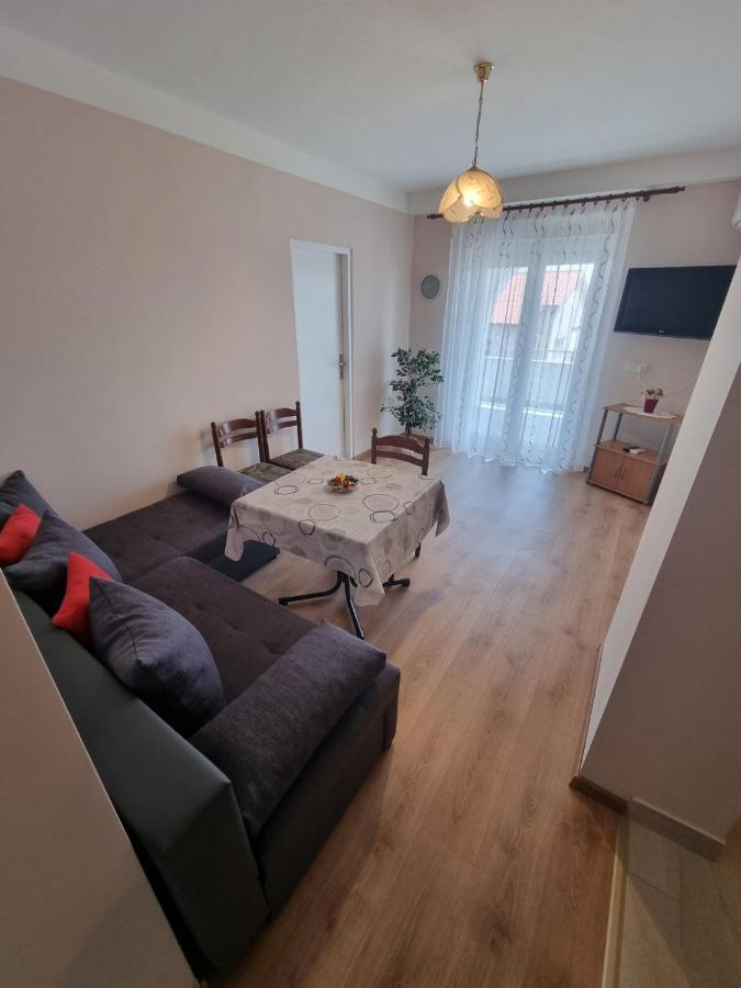 Apartments Brozic Krk Town Exterior foto
